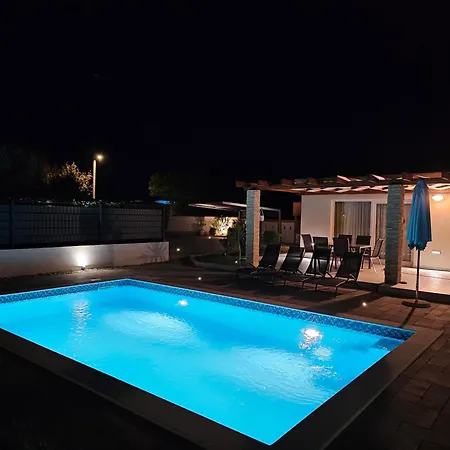 Vila Happy House