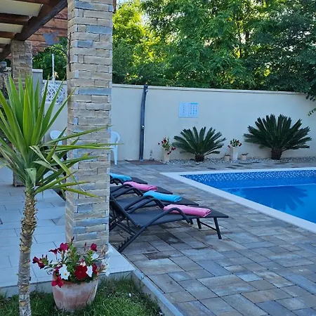 Happy House Villa